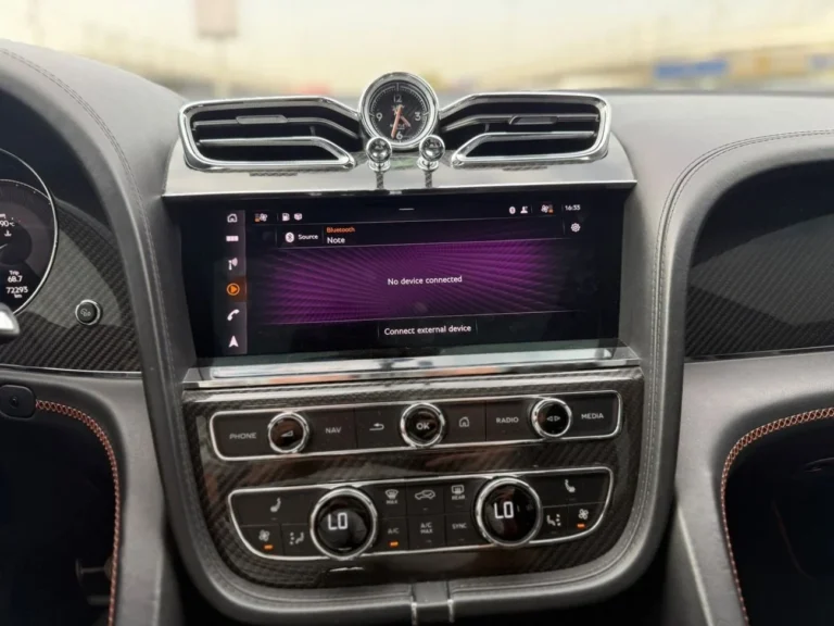 Bentley Bentayga Azure (4)