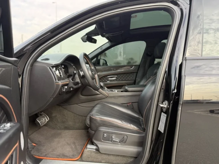 Bentley Bentayga Azure (8)