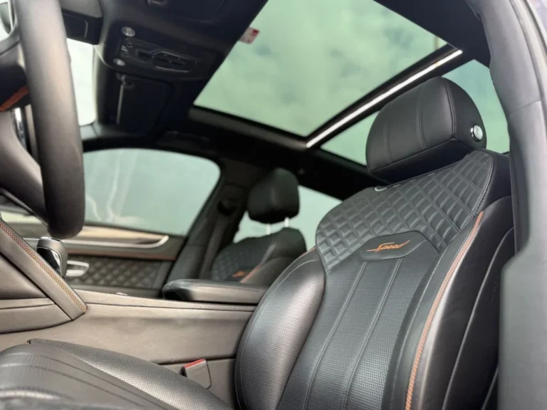Bentley Bentayga Azure (9)