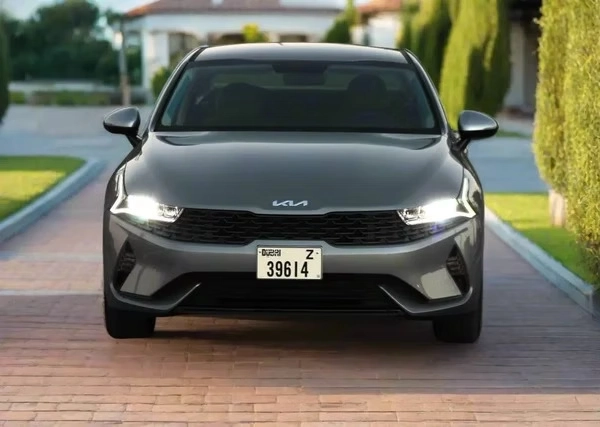 Kia K5 (2)