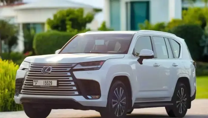 Lexus LX600