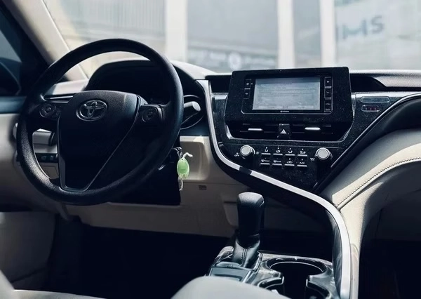 Toyota Camry (2)