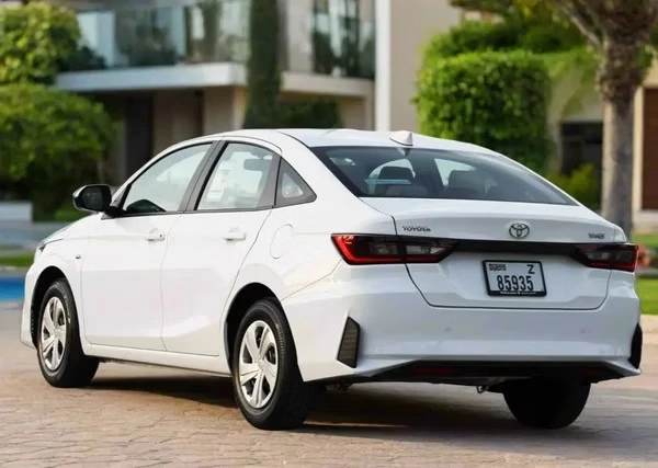 Toyota Yaris (1)