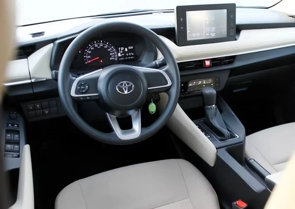 Toyota Yaris (2)