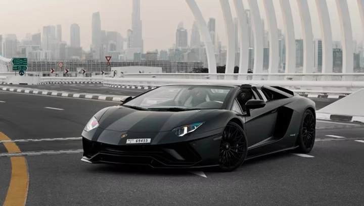 lamborghini-aventador-s-roadster